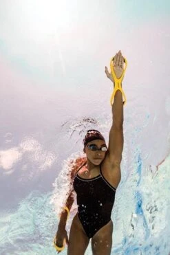 FINIS Forearm Fulcrum -TYR Store 1.05.028 image usage senior 3