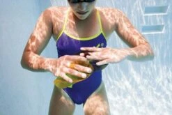 FINIS ISO Hand Paddle 15 FINIS ISO Hand Paddle -TYR Store 1.05.033 small usage 2