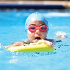 FINIS Foam Kickboard -TYR Store 1.05.035 Junior Usage.Main 5