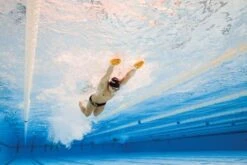 FINIS Agility Floating Paddle -TYR Store 1.05.145 image usage 30